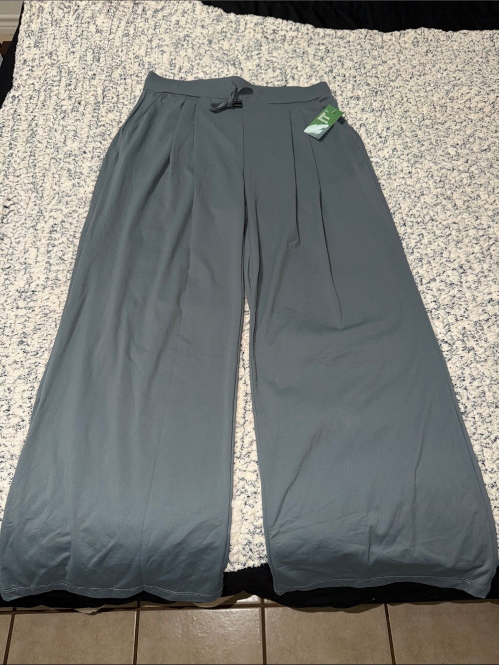 WILLIT Wide-Leg Drawstring Pleated Pants in Slate Grey